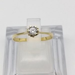 Sortija/Solitario en oro de 18 ktes Ref 5111/A