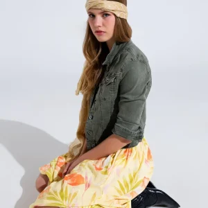 Chaqueta vaquera de corte slim en caqui