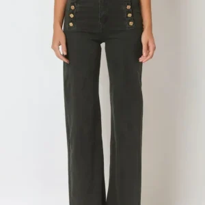 Vaqueros rectos con botones dorados laterales en color caqui